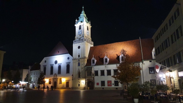 bratislava02~1.jpg