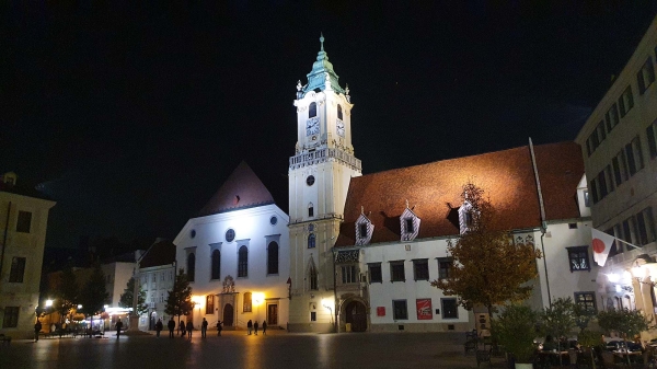 bratislava03~0.jpg