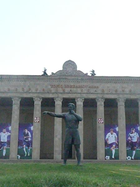 P1020936_450x600.JPG